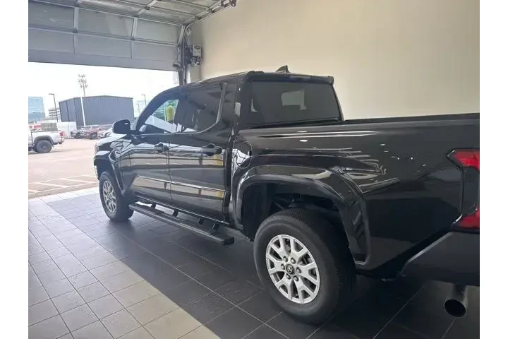 $35878 : Toyota Tacoma 2025 4x4 SR 4d image 9