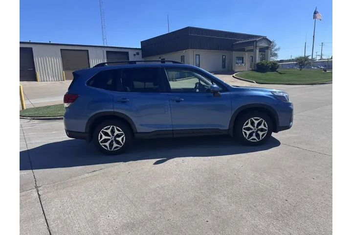 $18900 : 2021 Forester Premium image 8