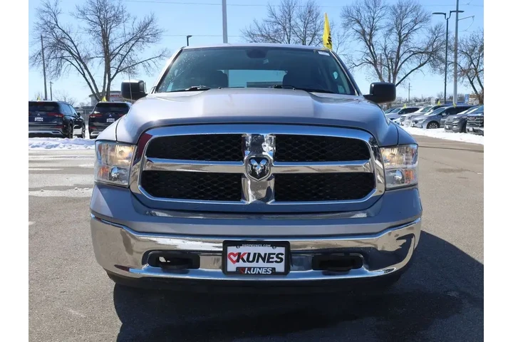 $34777 : Ram 1500 Classic 2023 4x4 SL image 3