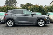 $14881 : Hyundai KONA 2023 AWD SEL 4d thumbnail