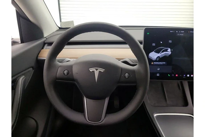 $27998 : Tesla Model Y 2021 AWD Long image 10