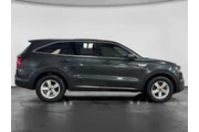 $23482 : Kia Sorento 2023 LX 4dr SUV thumbnail