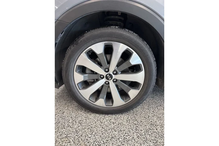 $23495 : 2020 Telluride S image 9