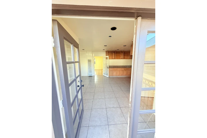 $2500 : Casa amplia de 2 recamaras image 3