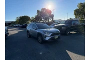 $24400 : Toyota RAV4 2022 XLE Premium thumbnail