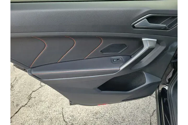 $20990 : Volkswagen Tiguan 2024 Wolfs image 9