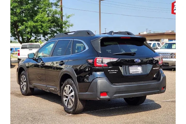 $19975 : 2023 Outback Premium image 9