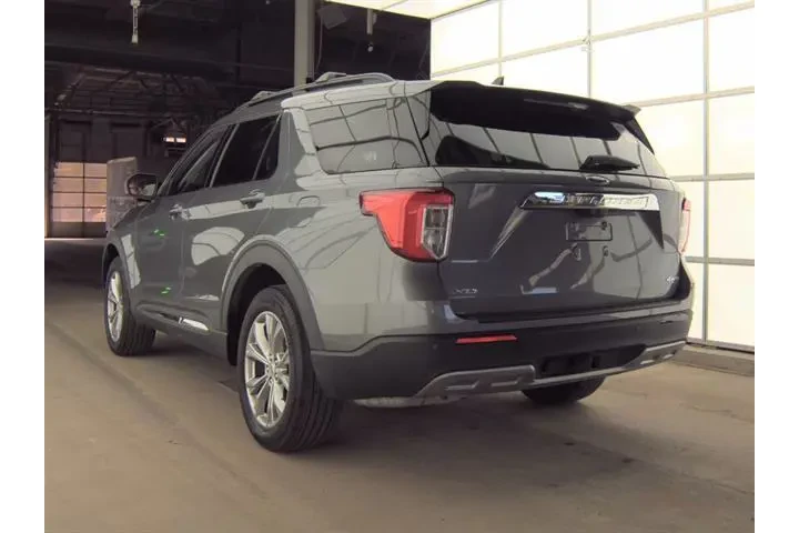$37990 : Ford Explorer 2023 AWD XLT 4 image 8