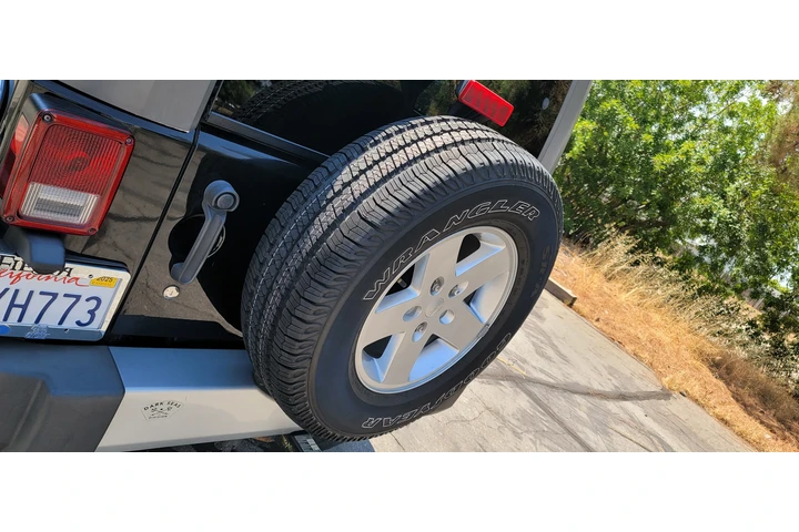 $10999 : 2010 Jeep Wrangler SAHARA image 6