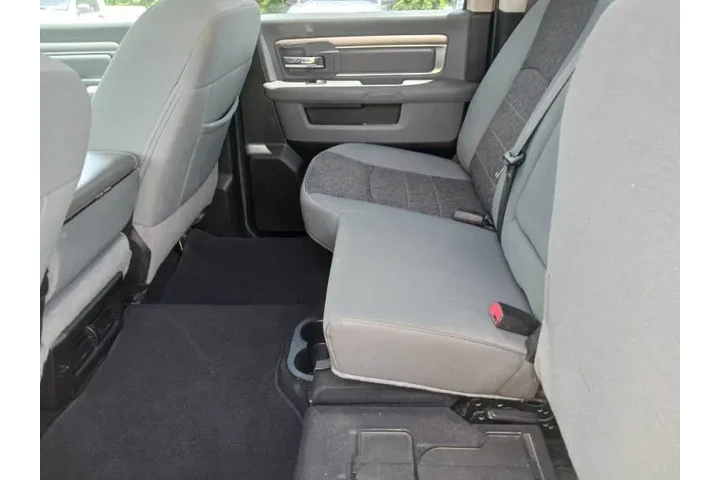 $23900 : 2019 RAM 1500 Classic Big Horn image 6