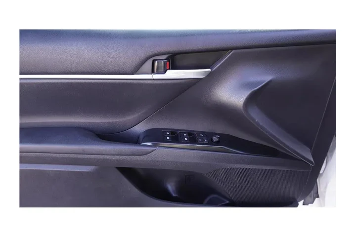 $18284 : 2018 Camry SE Sedan 4D image 9