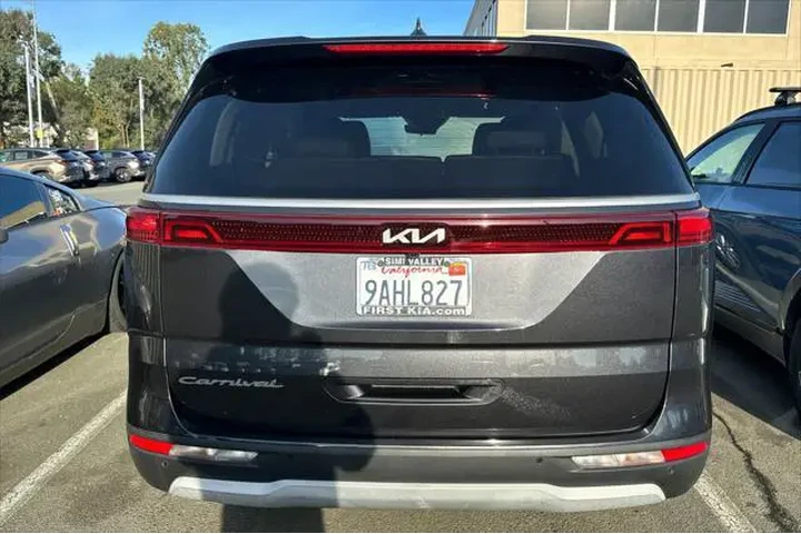$26990 : Kia Carnival 2022 LX 4dr Min image 4