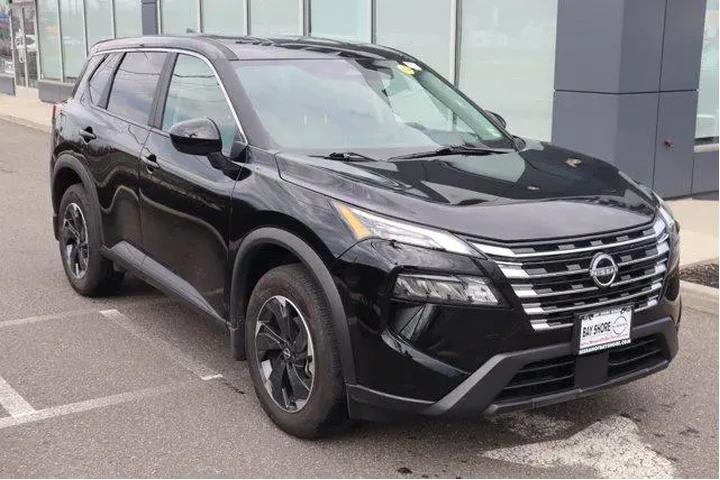 $23261 : Nissan Rogue 2025 AWD SV 4dr image 2