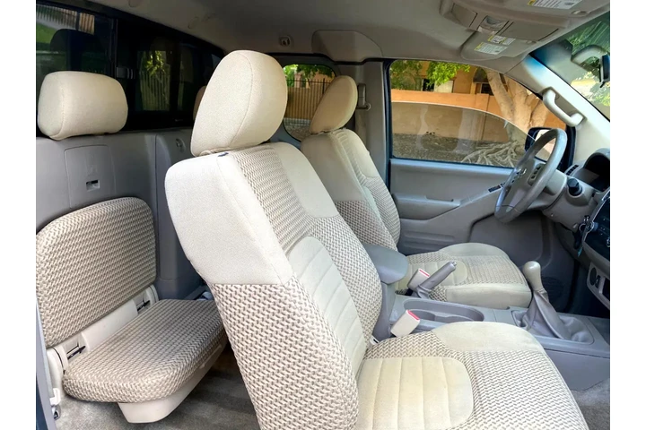 $9000 : 2017 Frontier SV image 7