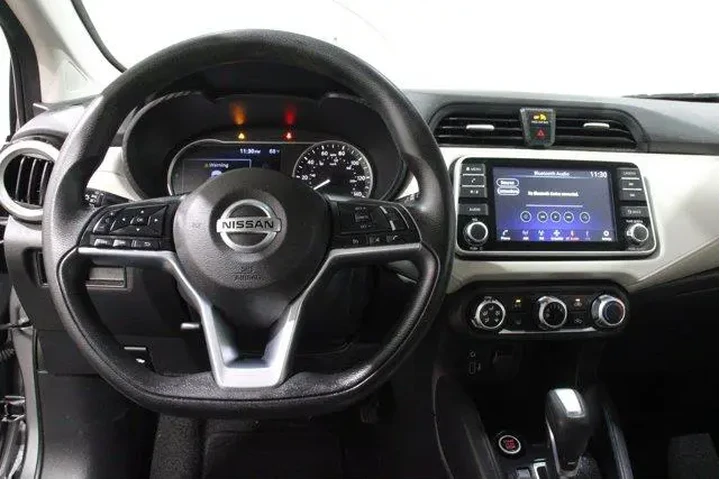 $13998 : Nissan Versa 2021 SV 4dr Sed image 5