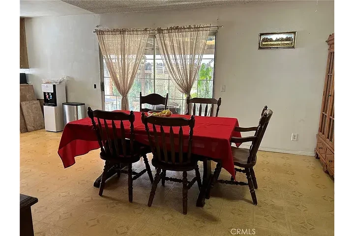 $1300 : Welcome to 229 S 10th Street i image 3