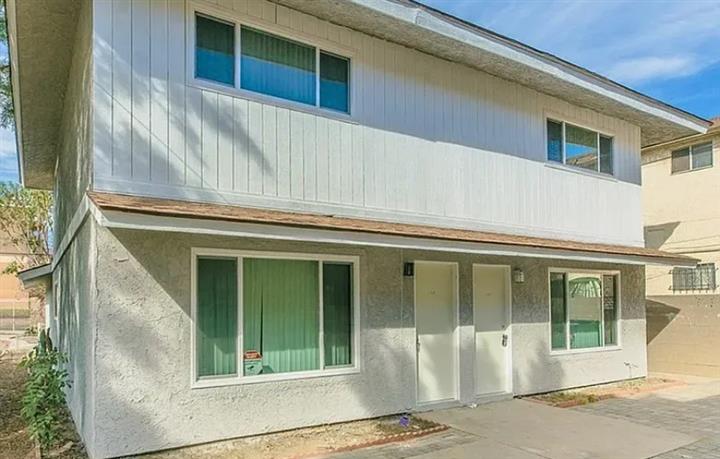 $1770 : Downey 2 bedroom/ 2 Bath image 1