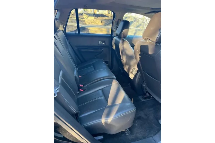 $5999 : 2012 Genesis 5.0L R-Spec image 4