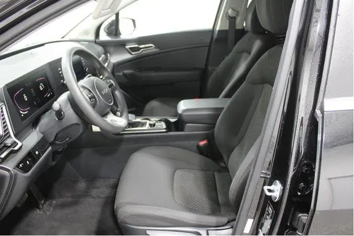 $24975 : Kia Sportage 2024 AWD LX 4dr image 3