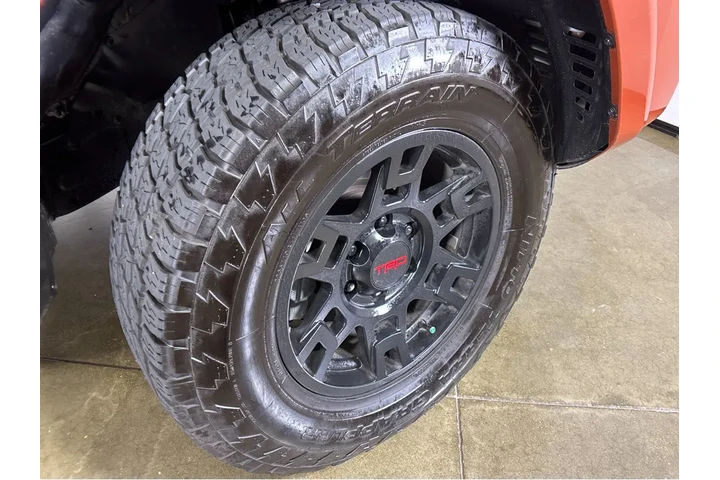 $60000 : Gold Certified2024 4Runner TR image 10
