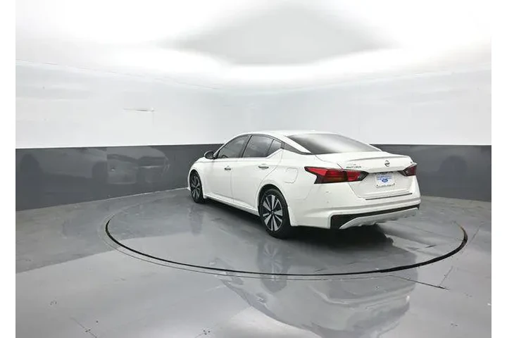 $19398 : Nissan Altima 2022 2.5 SV 4d image 5