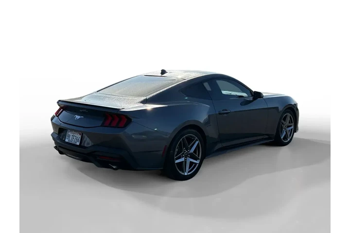 $28530 : Ford Mustang 2024 EcoBoost 2 image 5