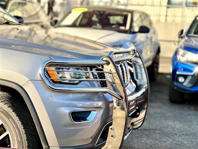 $22000 : 2018 Grand Cherokee LIMITED image 4