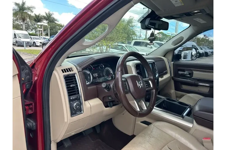 $17048 : Ram 1500 2014 4x2 Laramie 4d image 6