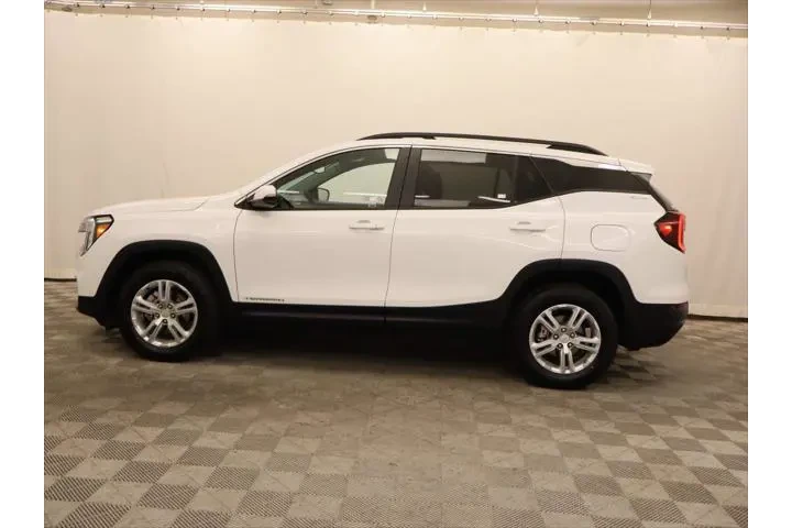 $20898 : GMC Terrain 2023 AWD SLE 4dr image 2