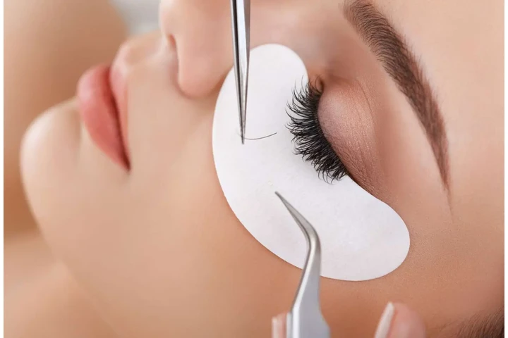 INSTRUCTORAS CURSOS DE BELLEZA image 2