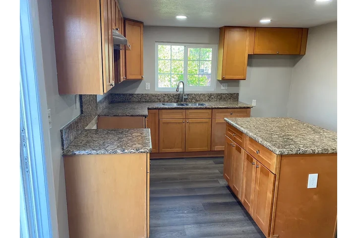 $1500 : Rialto- Listo image 4