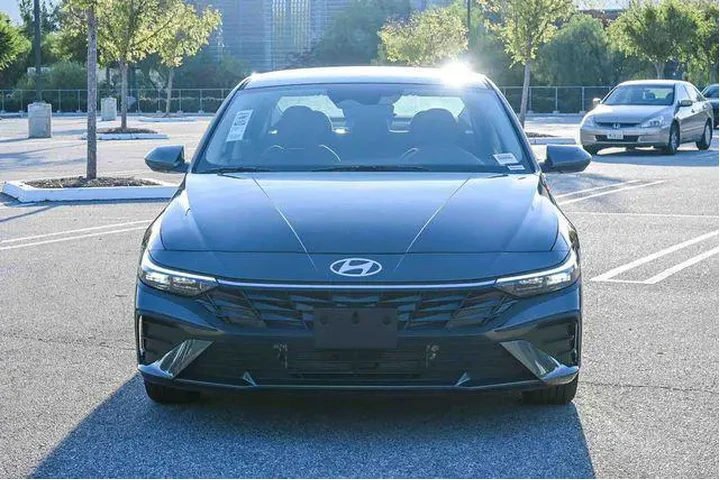 $26000 : Hyundai ELANTRA Hybrid 2026 image 2