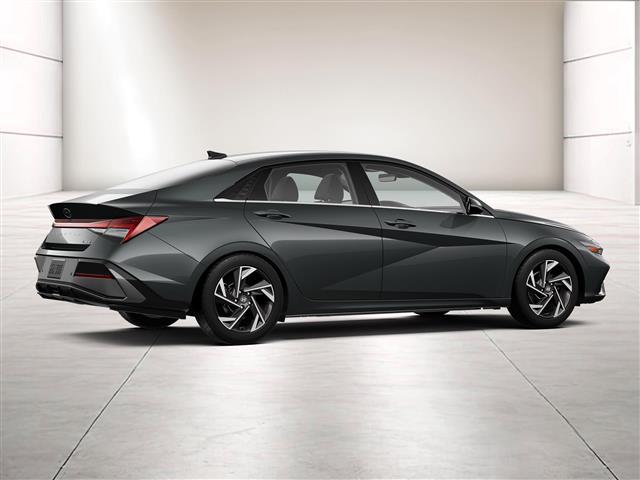 $28415 : New  Hyundai ELANTRA Limited image 8