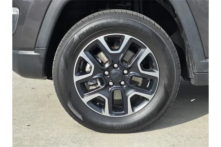 $17963 : Jeep Compass 2019 4x4 Trailh image 10