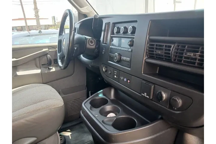 $19900 : 2020 Express 2500 image 7