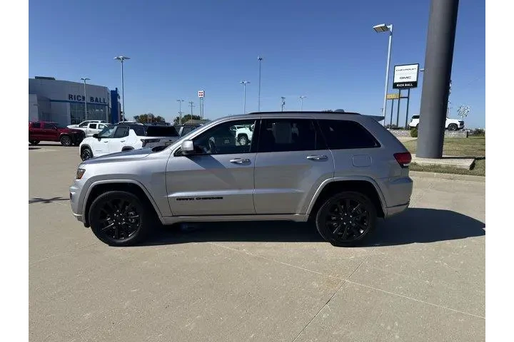 $27997 : Jeep Grand Cherokee 2021 4x4 image 2