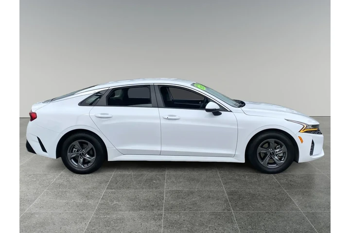 $26427 : Kia K5 2023 LXS 4dr Sedan image 6