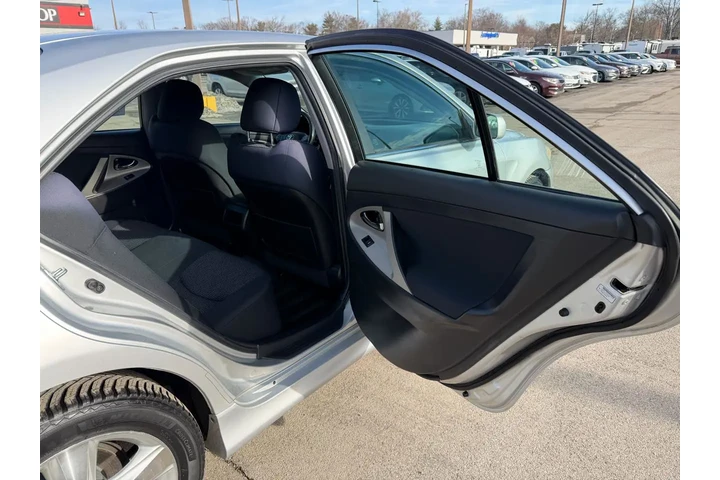 $5980 : 2011 Camry 4dr LE image 9