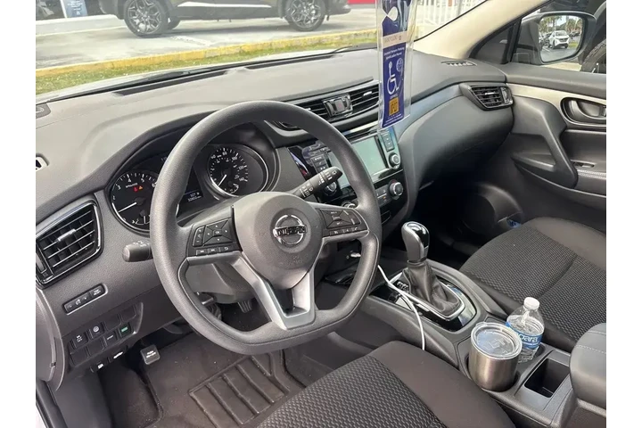 $16997 : Nissan Rogue Sport 2021 S 4d image 2