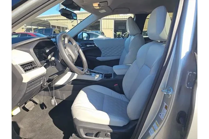 $27000 : Mitsubishi Outlander 2024 SE image 7