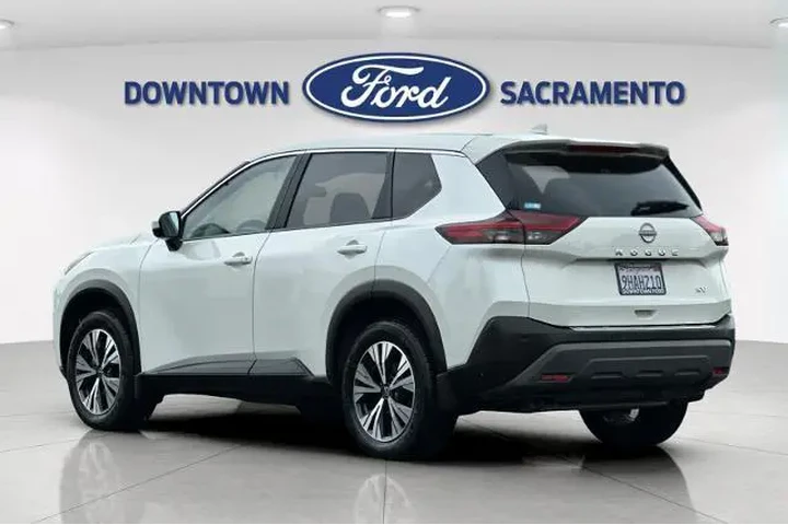 $21893 : Nissan Rogue 2023 SV 4dr Cro image 8