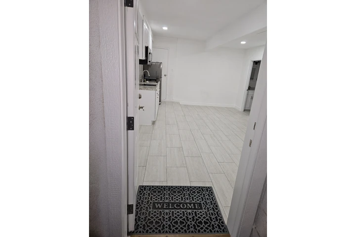 $1100 : Estudio en renta image 1