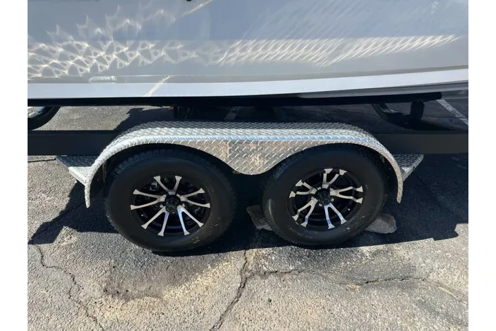2023 Yamaha 222 XE image 3