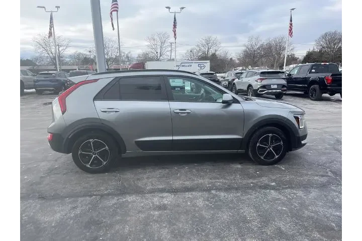 $20988 : Kia Niro 2023 LX 4dr Crossov image 7