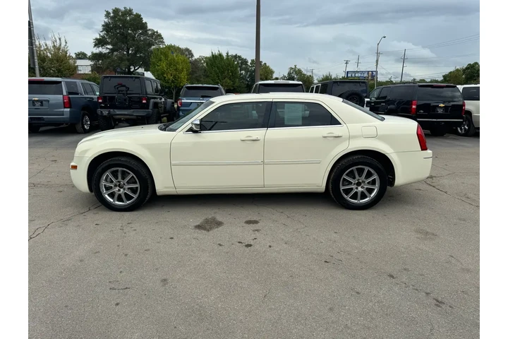 $2980 : 2007 300 4dr Sdn 300 Limited image 5