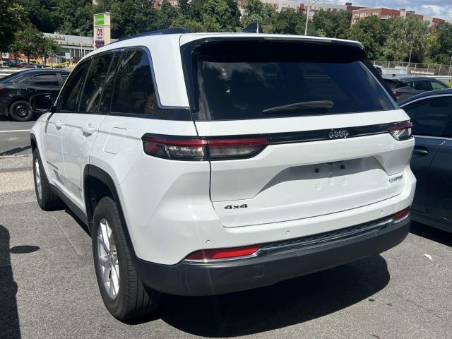 $28985 : Pre-Owned 2022 Grand Cherokee image 4