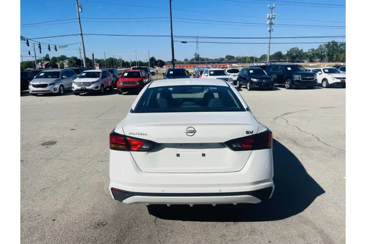 $16450 : 2023 Altima 2.5 SV image 6