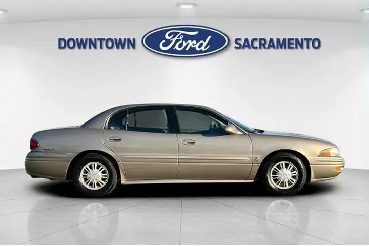 $5900 : Buick LeSabre 2002 Custom 4d image 10