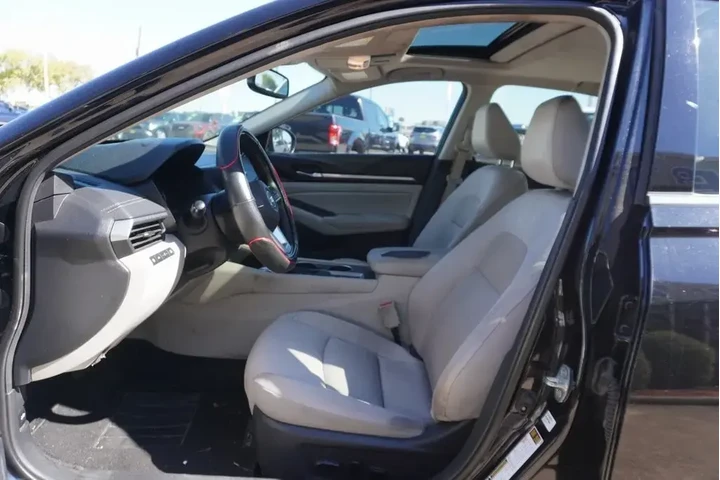 $18288 : Nissan Altima 2019 2.5 SV 4d image 8