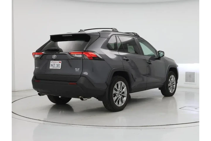 $35998 : Toyota RAV4 2023 AWD XLE Pre image 8